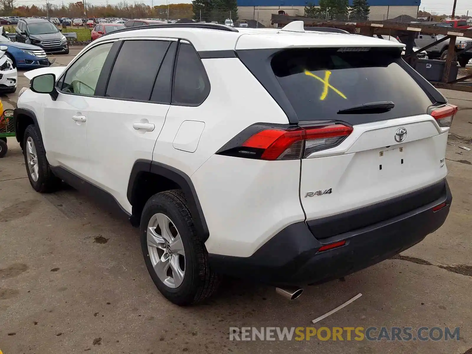 3 Фотография поврежденного автомобиля JTMP1RFV1KD007893 TOYOTA RAV4 XLE 2019