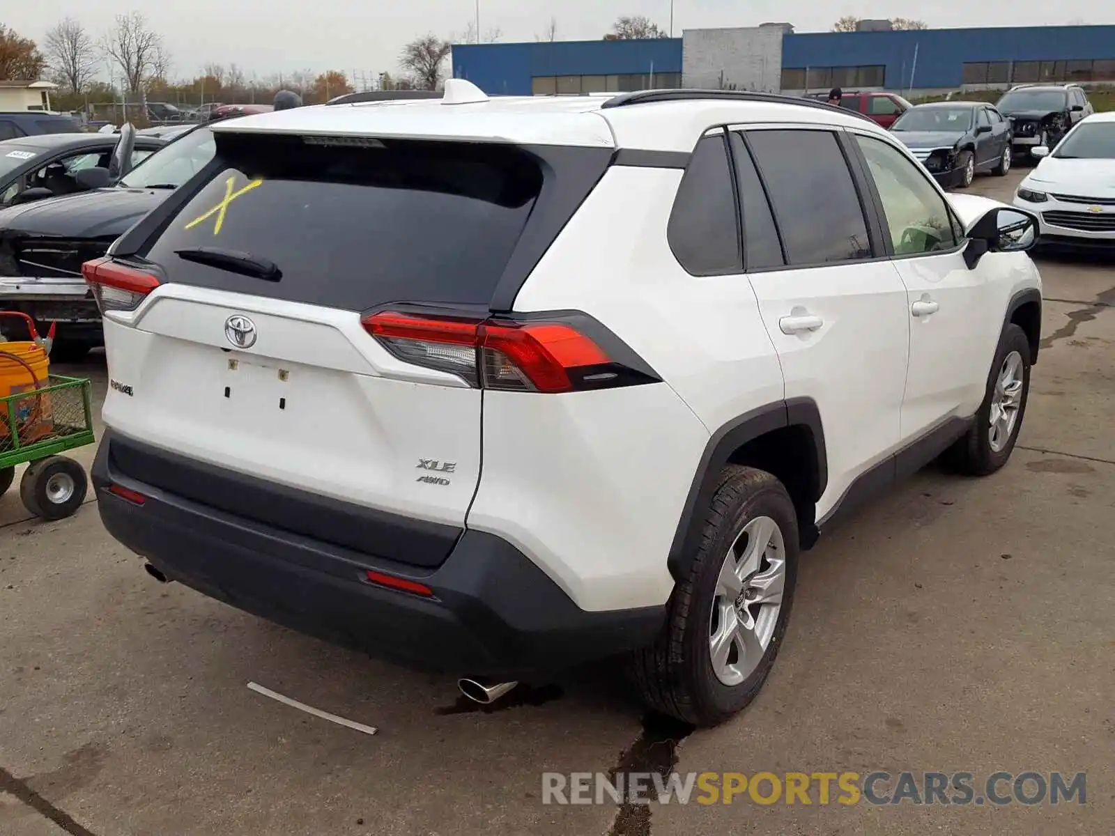 4 Фотография поврежденного автомобиля JTMP1RFV1KD007893 TOYOTA RAV4 XLE 2019