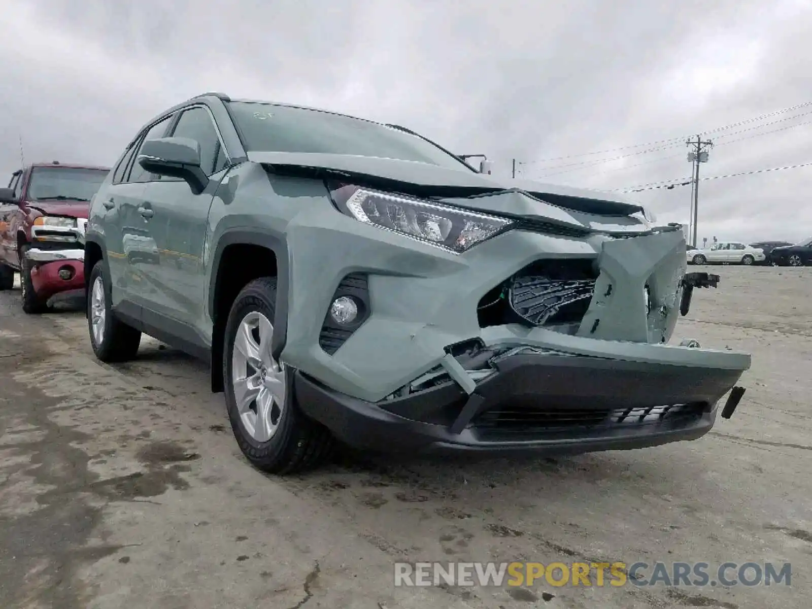 1 Фотография поврежденного автомобиля JTMP1RFV1KD025665 TOYOTA RAV4 XLE 2019