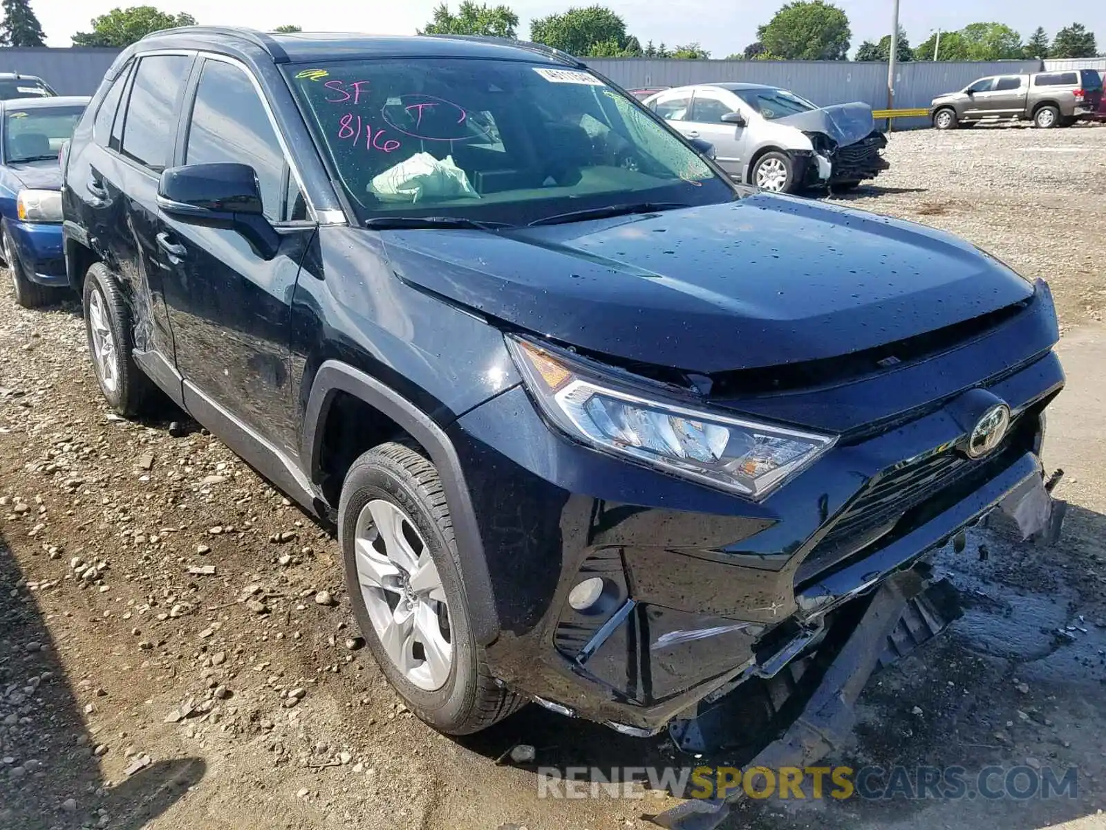 1 Photograph of a damaged car JTMP1RFV2KD026663 TOYOTA RAV4 XLE 2019