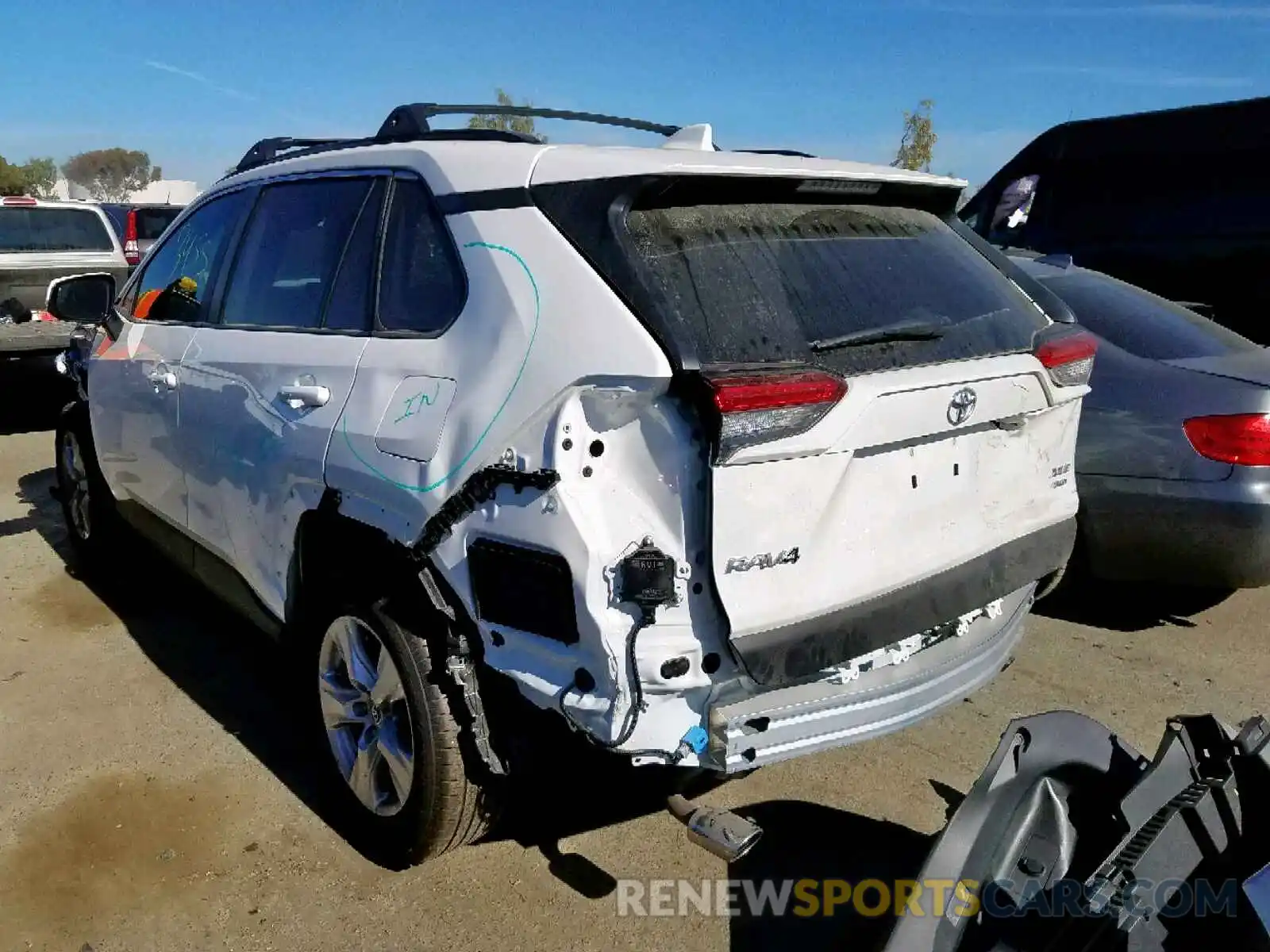 3 Photograph of a damaged car JTMP1RFV3KD511961 TOYOTA RAV4 XLE 2019