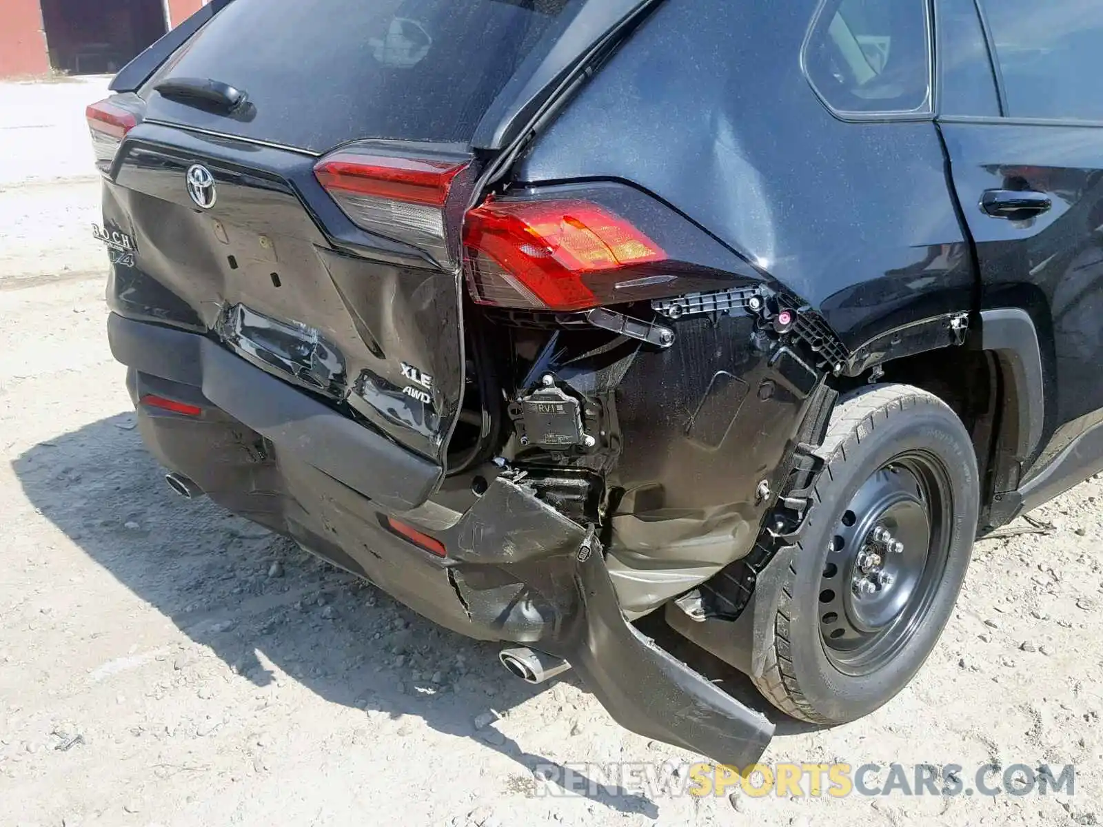 9 Photograph of a damaged car JTMP1RFV4KD029080 TOYOTA RAV4 XLE 2019