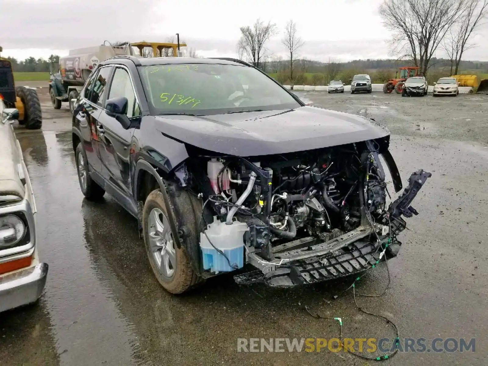 1 Photograph of a damaged car JTMP1RFV4KD502007 TOYOTA RAV4 XLE 2019