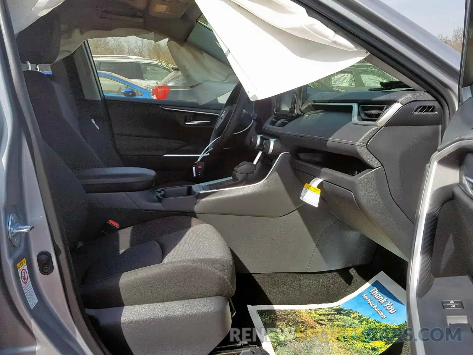 5 Photograph of a damaged car JTMP1RFV5KD010523 TOYOTA RAV4 XLE 2019