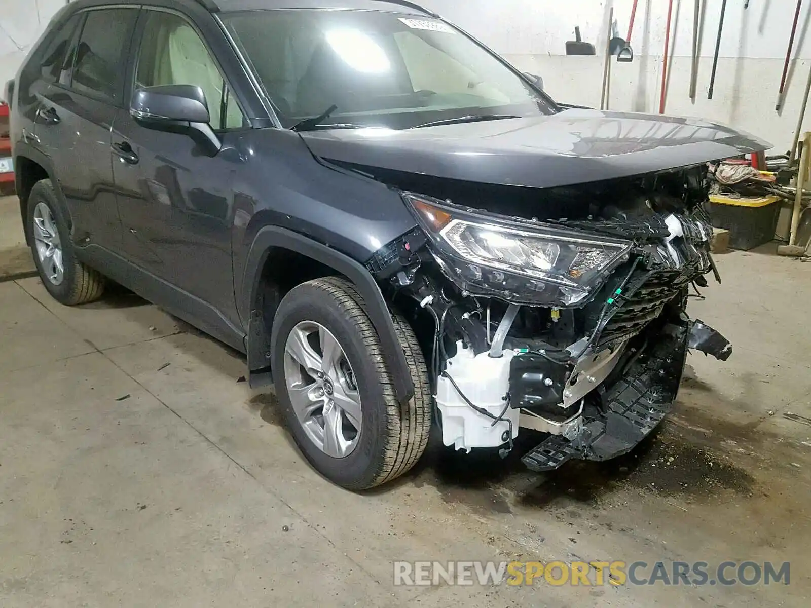 1 Photograph of a damaged car JTMP1RFV5KD503022 TOYOTA RAV4 XLE 2019