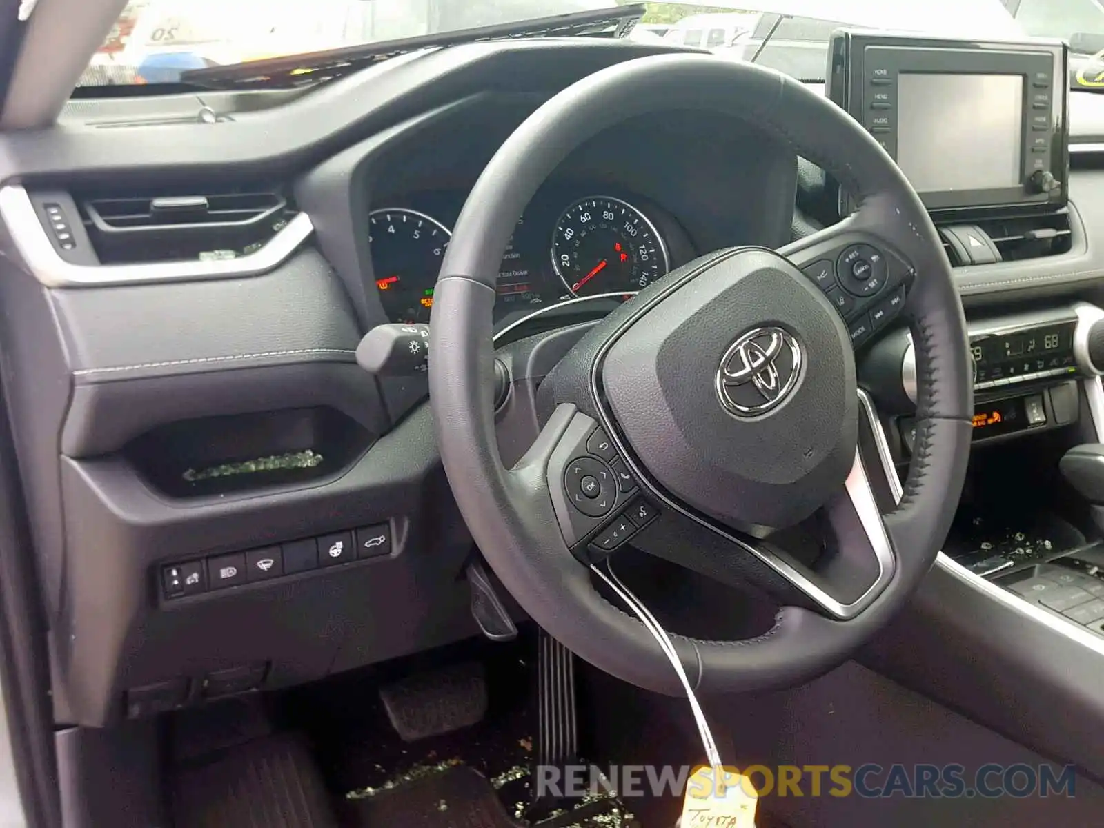 9 Фотография поврежденного автомобиля JTMP1RFV6KD511579 TOYOTA RAV4 XLE 2019