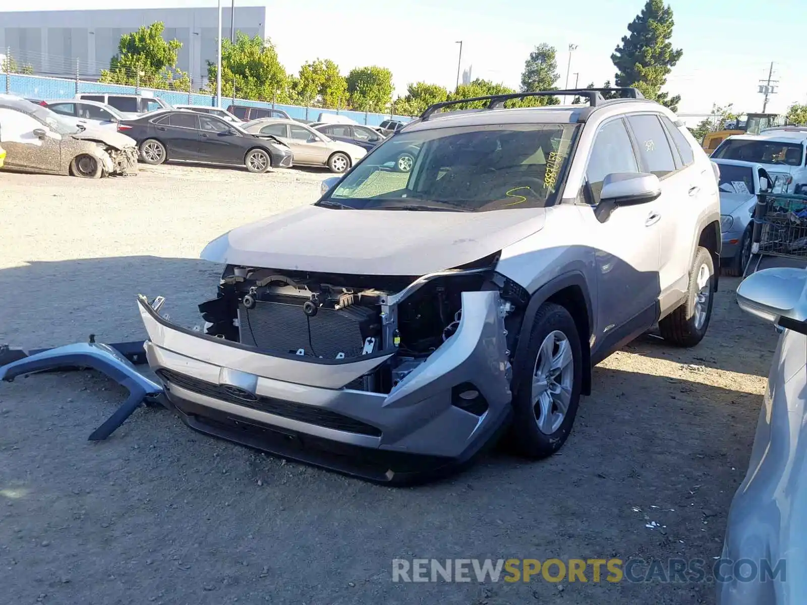 2 Photograph of a damaged car JTMP1RFV7KD019515 TOYOTA RAV4 XLE 2019