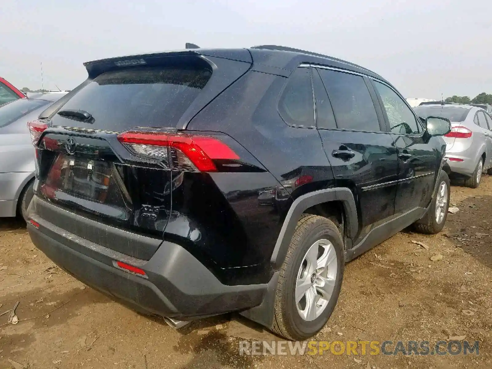 4 Фотография поврежденного автомобиля JTMP1RFV7KD505340 TOYOTA RAV4 XLE 2019