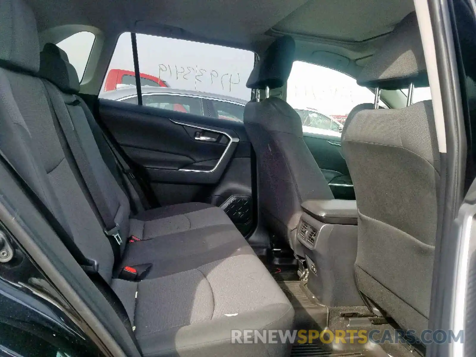 6 Photograph of a damaged car JTMP1RFV7KD505340 TOYOTA RAV4 XLE 2019