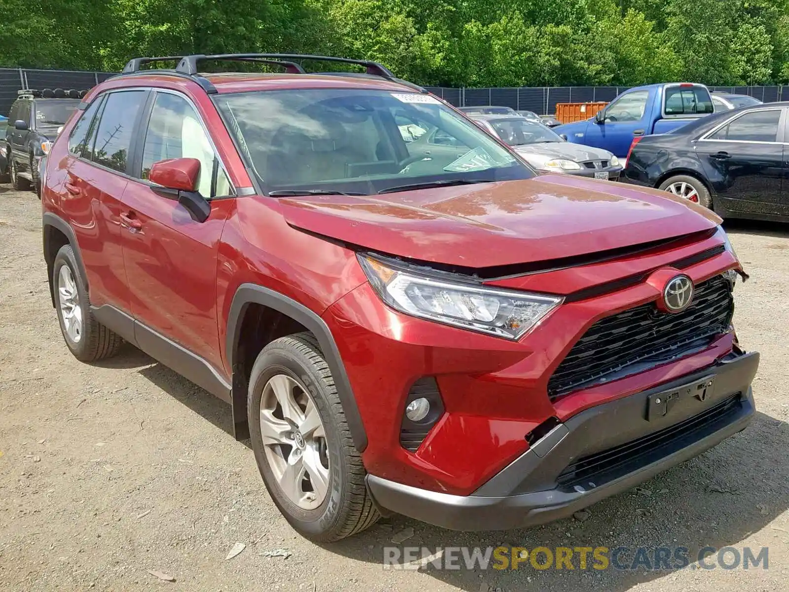 1 Photograph of a damaged car JTMP1RFV7KD516371 TOYOTA RAV4 XLE 2019