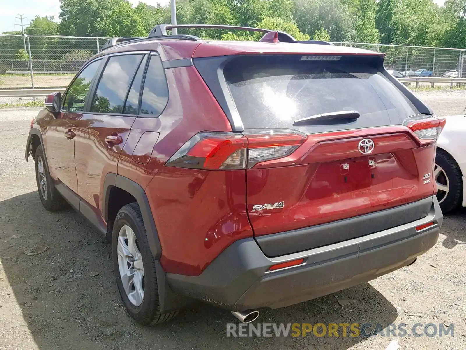 3 Фотография поврежденного автомобиля JTMP1RFV7KD516371 TOYOTA RAV4 XLE 2019