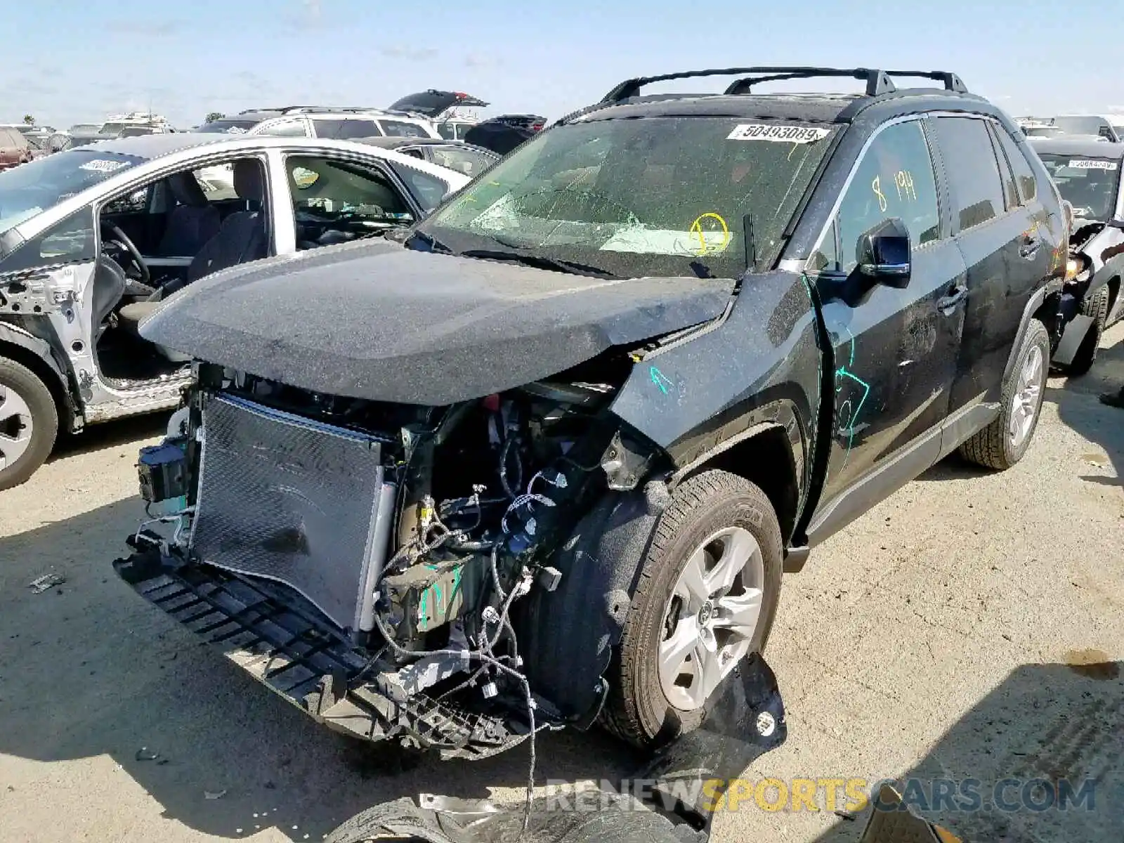 2 Фотография поврежденного автомобиля JTMP1RFV8KD006496 TOYOTA RAV4 XLE 2019