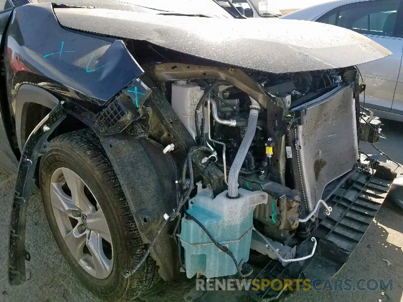 9 Photograph of a damaged car JTMP1RFV8KD006496 TOYOTA RAV4 XLE 2019