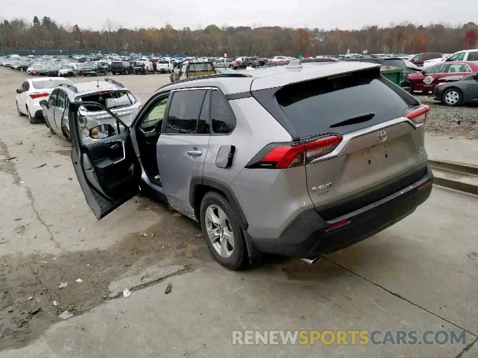 3 Photograph of a damaged car JTMP1RFV8KD031821 TOYOTA RAV4 XLE 2019