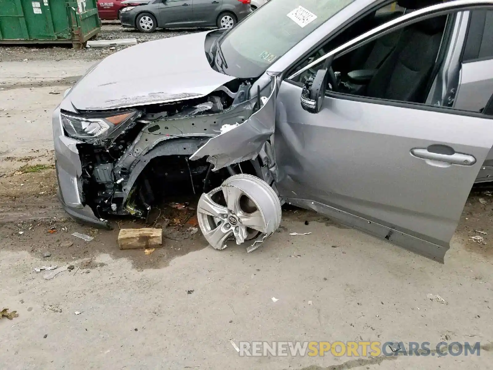 9 Photograph of a damaged car JTMP1RFV8KD031821 TOYOTA RAV4 XLE 2019