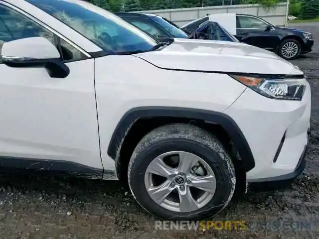 9 Photograph of a damaged car JTMP1RFV8KJ015488 TOYOTA RAV4 XLE 2019