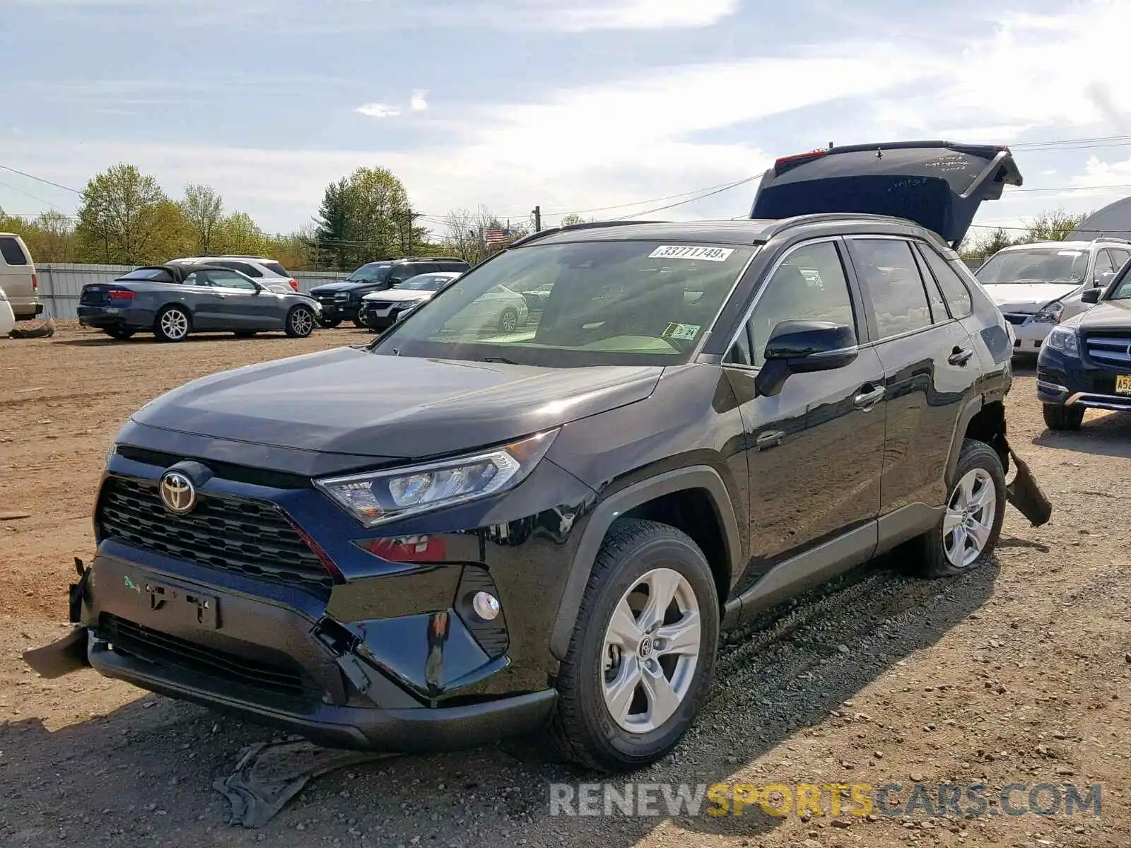 2 Фотография поврежденного автомобиля JTMP1RFVXKD018374 TOYOTA RAV4 XLE 2019