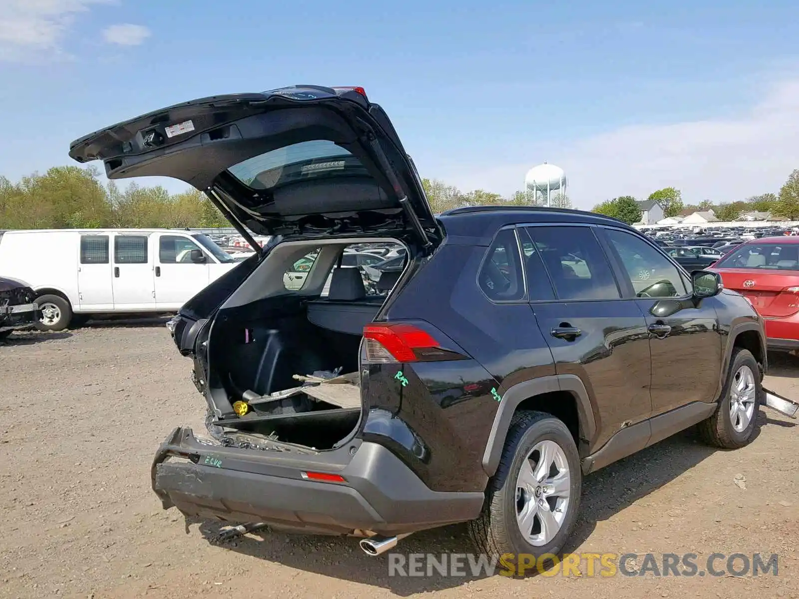 4 Photograph of a damaged car JTMP1RFVXKD018374 TOYOTA RAV4 XLE 2019