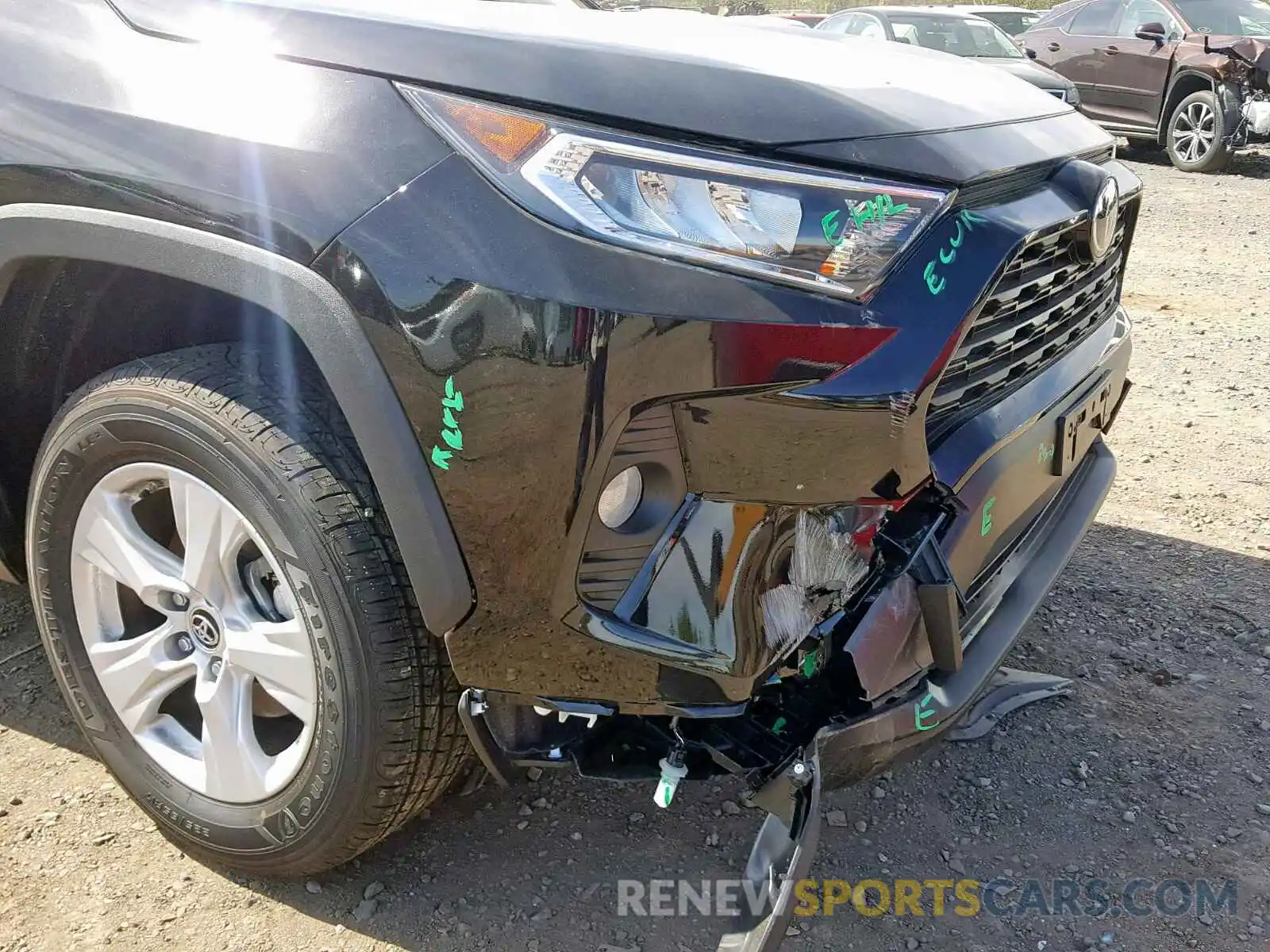 9 Photograph of a damaged car JTMP1RFVXKD018374 TOYOTA RAV4 XLE 2019