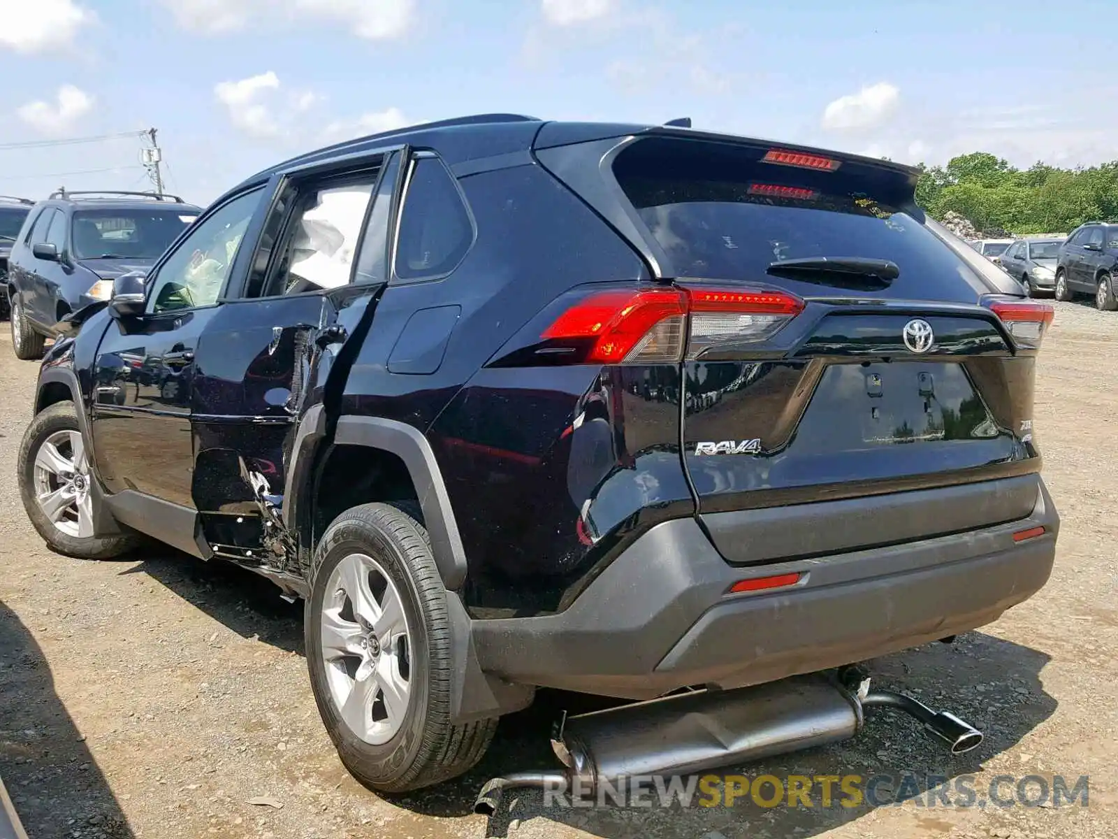 9 Photograph of a damaged car JTMP1RFVXKD022036 TOYOTA RAV4 XLE 2019