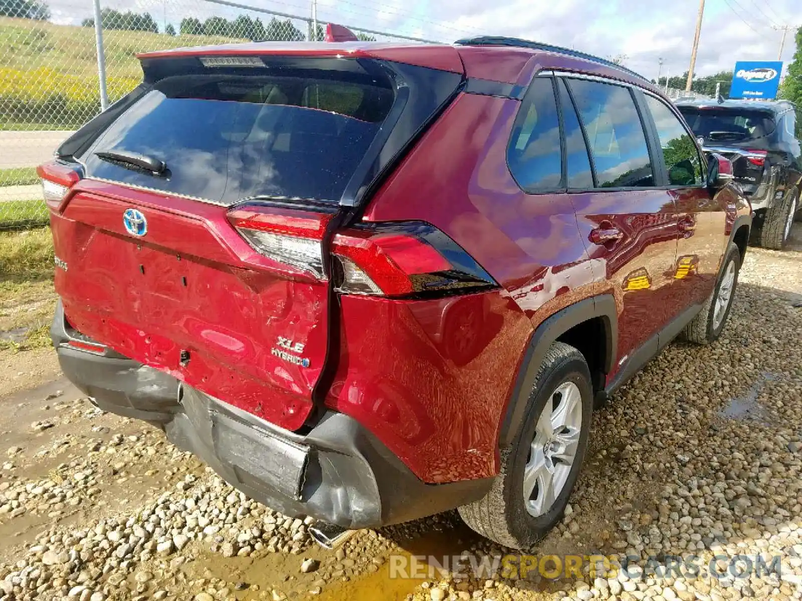 4 Photograph of a damaged car JTMRWRFV0KD501656 TOYOTA RAV4 XLE 2019