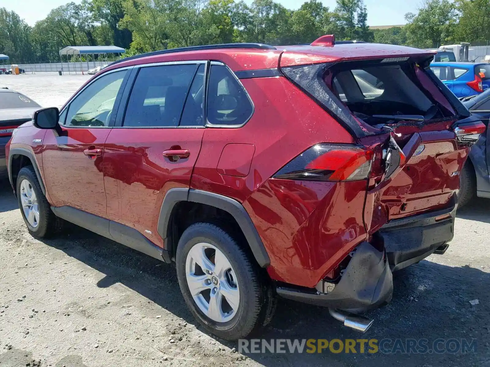 3 Photograph of a damaged car JTMRWRFV1KD010321 TOYOTA RAV4 XLE 2019