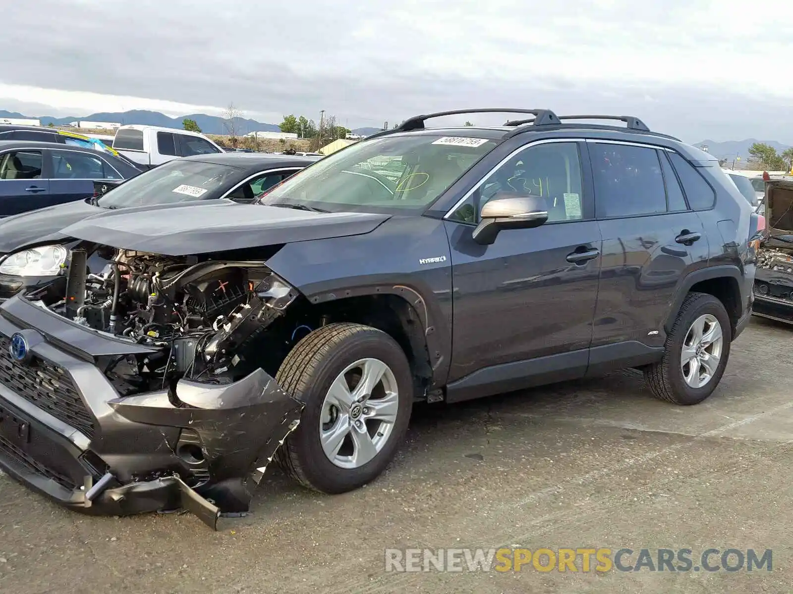 2 Photograph of a damaged car JTMRWRFV1KD039513 TOYOTA RAV4 XLE 2019