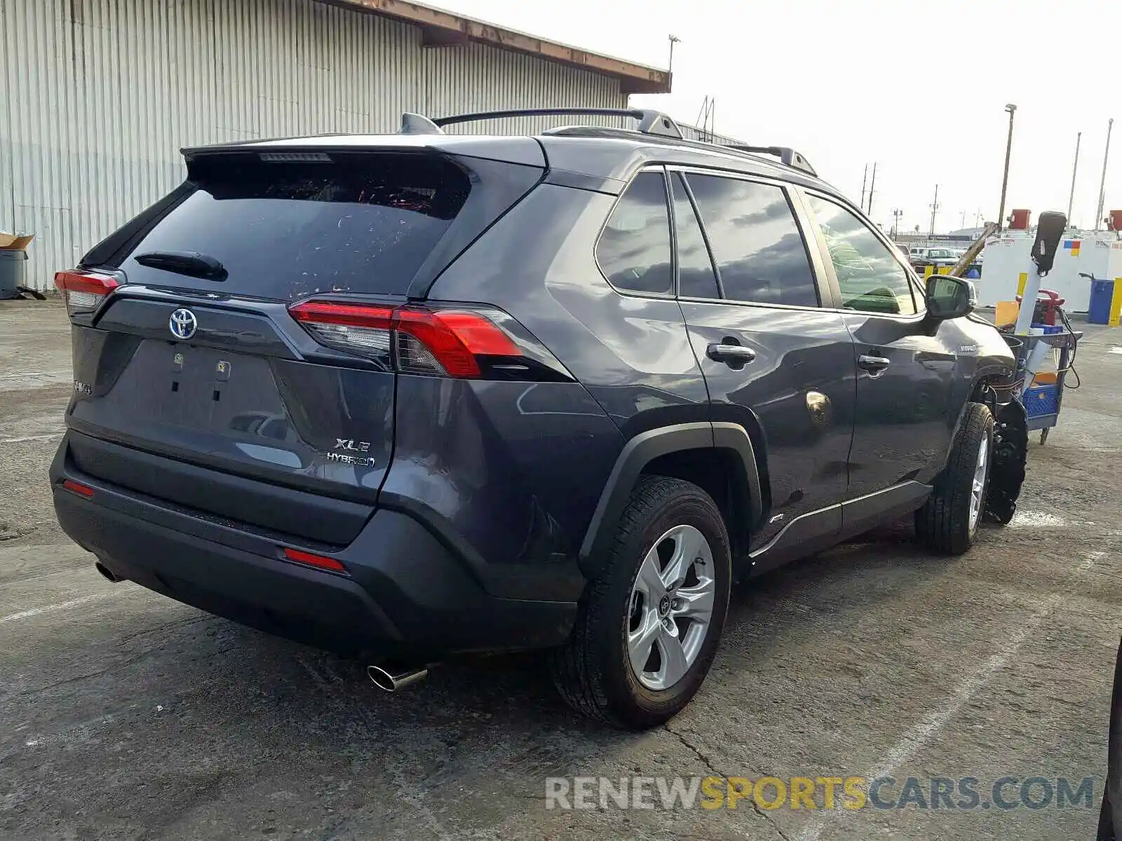 4 Фотография поврежденного автомобиля JTMRWRFV1KD039513 TOYOTA RAV4 XLE 2019