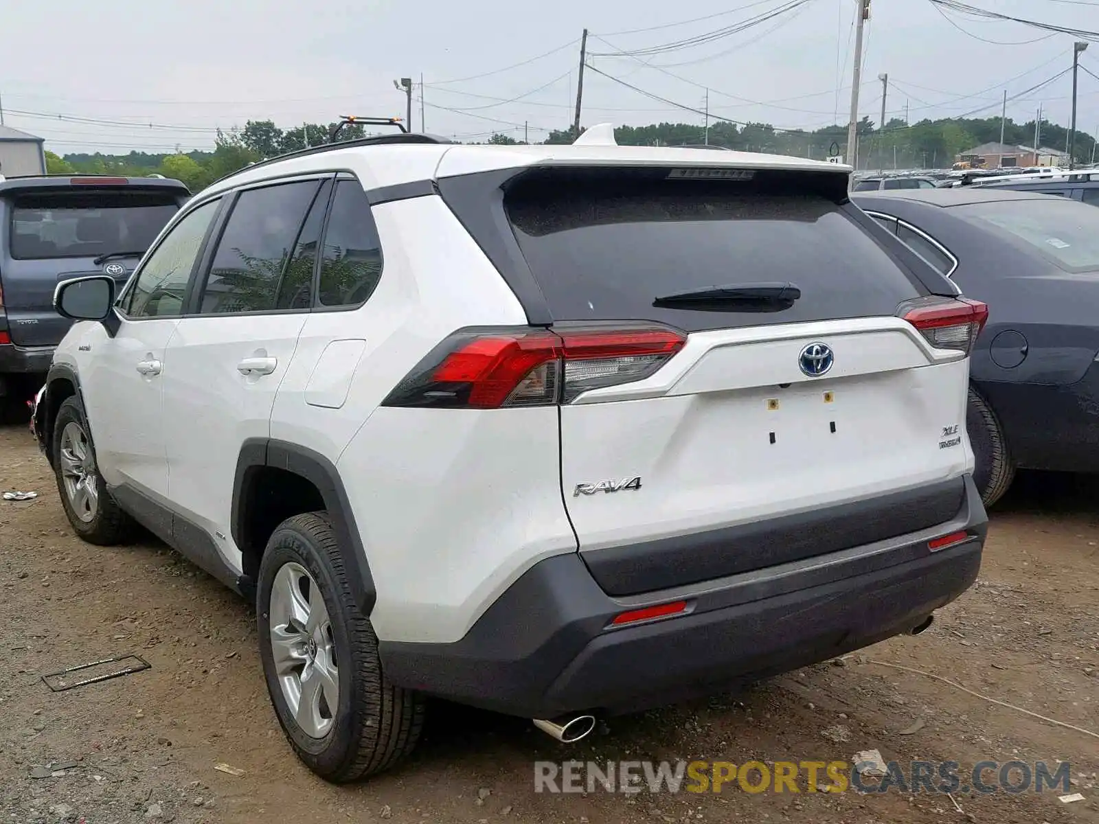 3 Фотография поврежденного автомобиля JTMRWRFV4KD008286 TOYOTA RAV4 XLE 2019