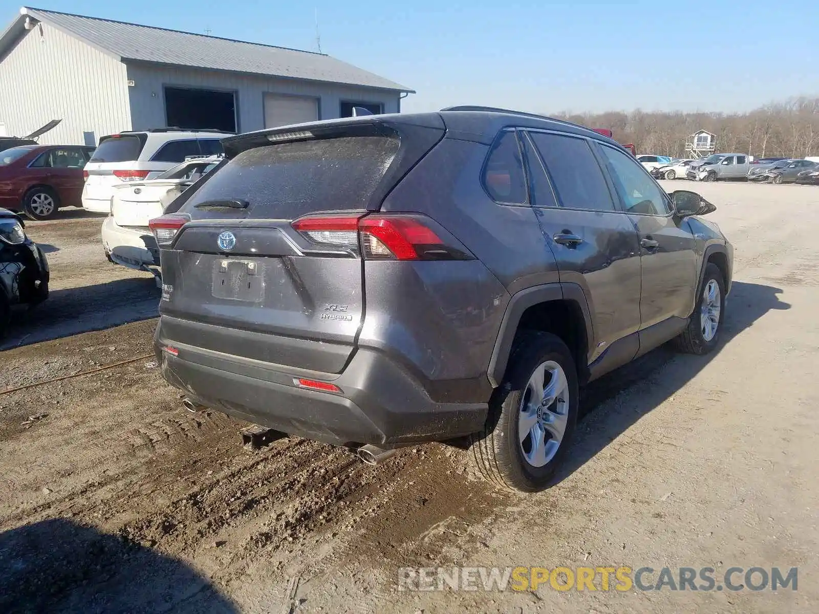 4 Фотография поврежденного автомобиля JTMRWRFV9KD022989 TOYOTA RAV4 XLE 2019