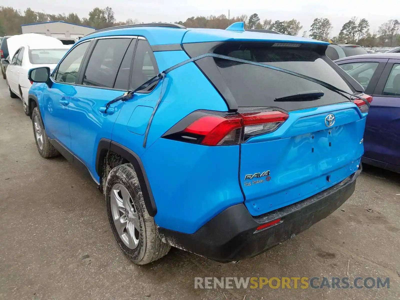 3 Photograph of a damaged car JTMW1RFV0KD002065 TOYOTA RAV4 XLE 2019