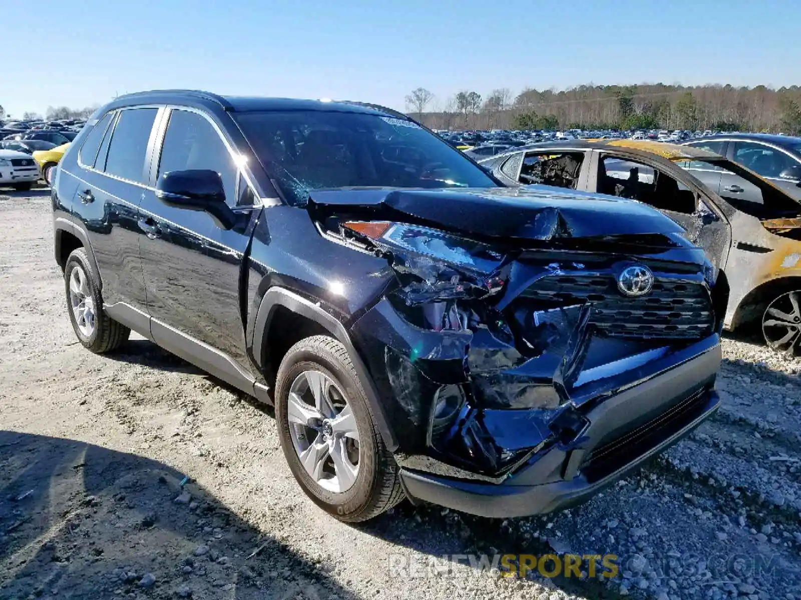 1 Фотография поврежденного автомобиля JTMW1RFV0KD016967 TOYOTA RAV4 XLE 2019