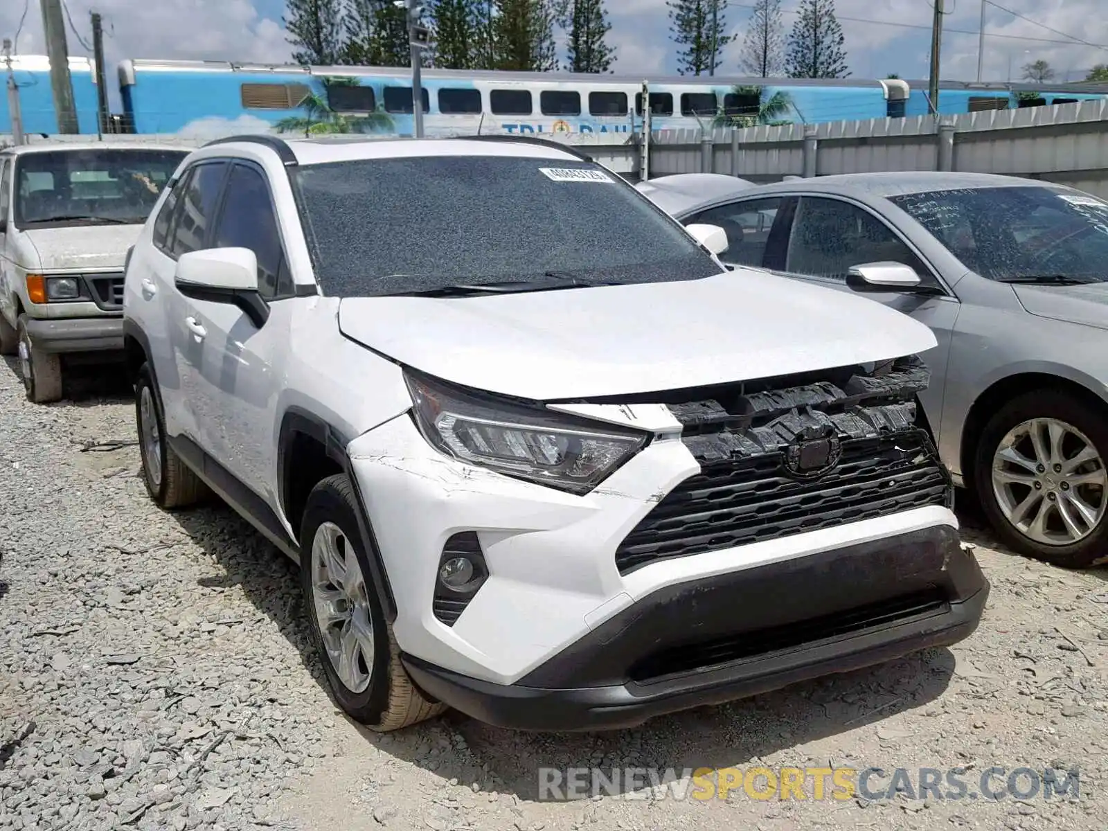 1 Photograph of a damaged car JTMW1RFV0KJ001371 TOYOTA RAV4 XLE 2019