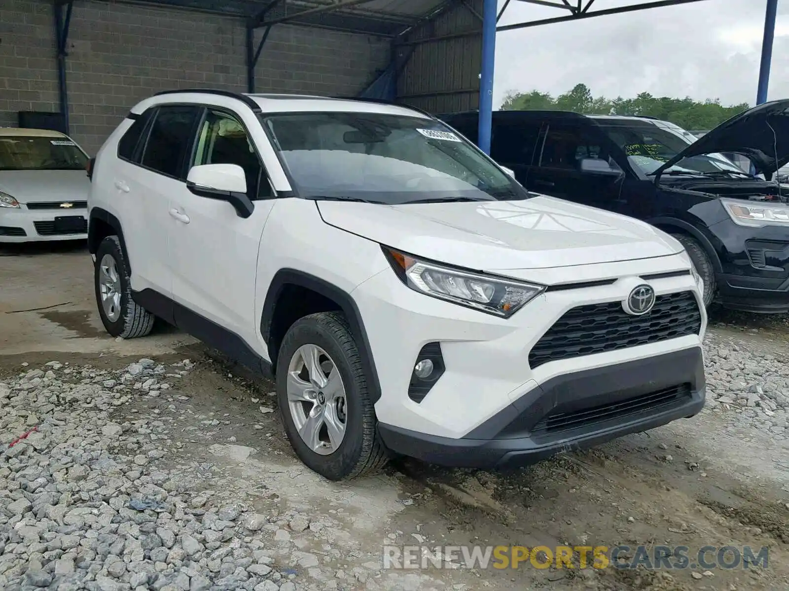 1 Photograph of a damaged car JTMW1RFV1KD019909 TOYOTA RAV4 XLE 2019