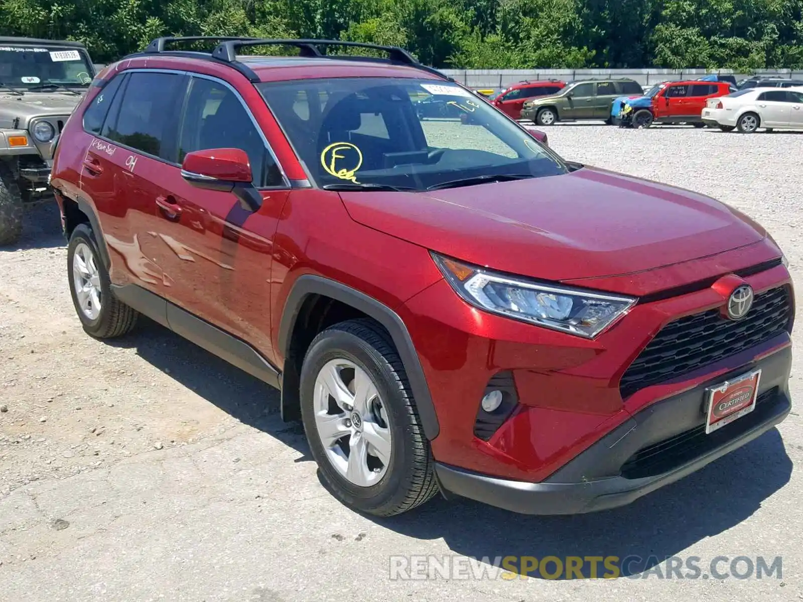 1 Photograph of a damaged car JTMW1RFV1KD504115 TOYOTA RAV4 XLE 2019