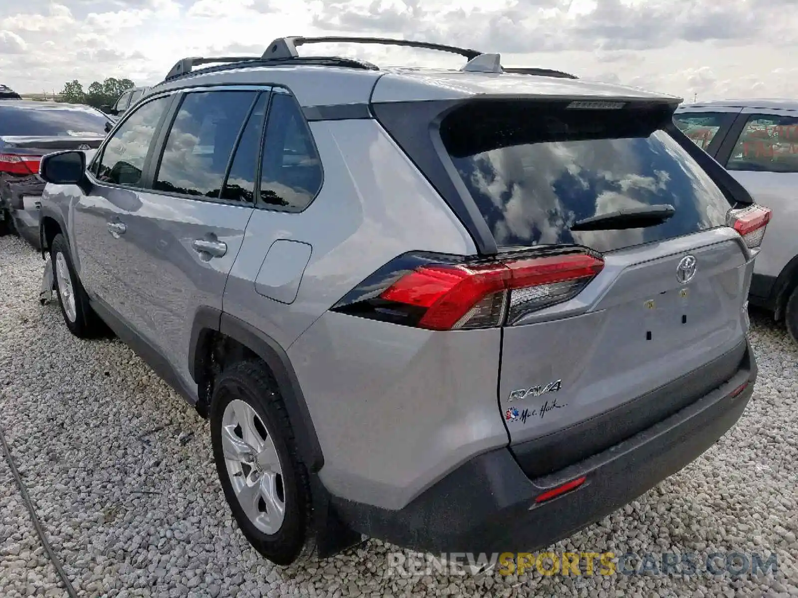 3 Фотография поврежденного автомобиля JTMW1RFV2KD021992 TOYOTA RAV4 XLE 2019