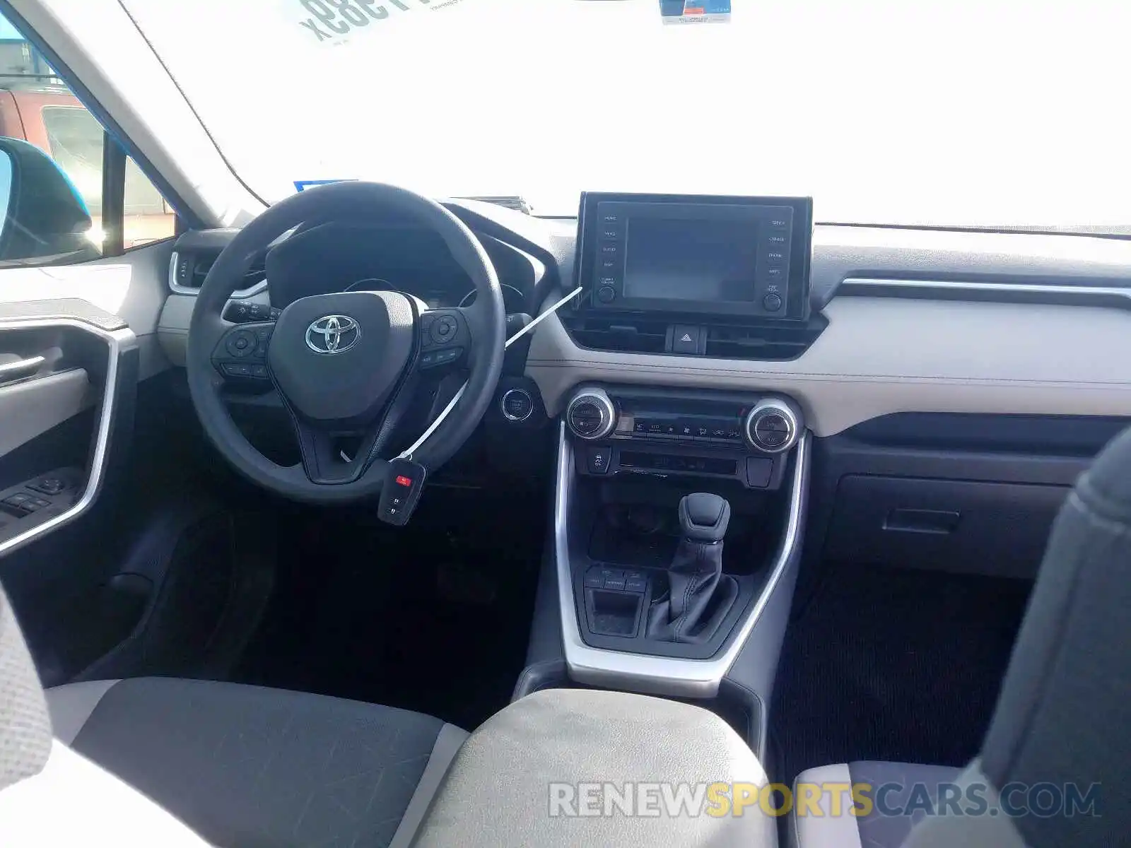 9 Фотография поврежденного автомобиля JTMW1RFV3KD020902 TOYOTA RAV4 XLE 2019