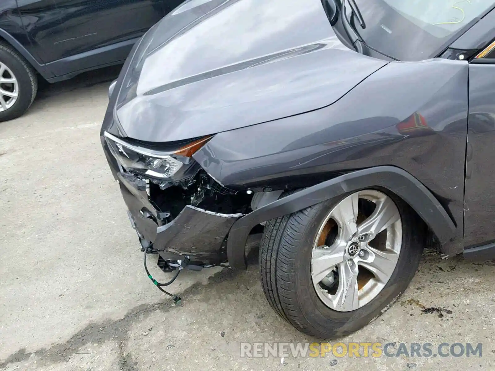 9 Photograph of a damaged car JTMW1RFV3KJ002076 TOYOTA RAV4 XLE 2019