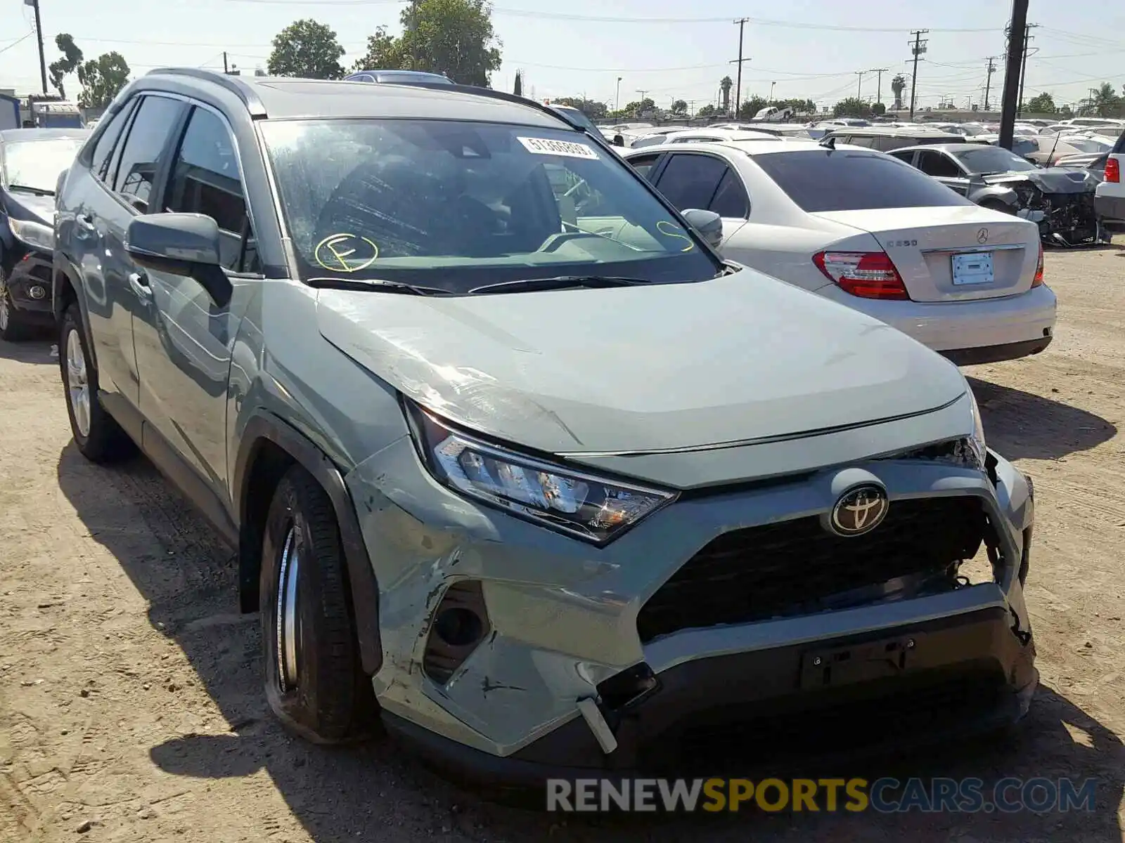 1 Photograph of a damaged car JTMW1RFV4KD025722 TOYOTA RAV4 XLE 2019