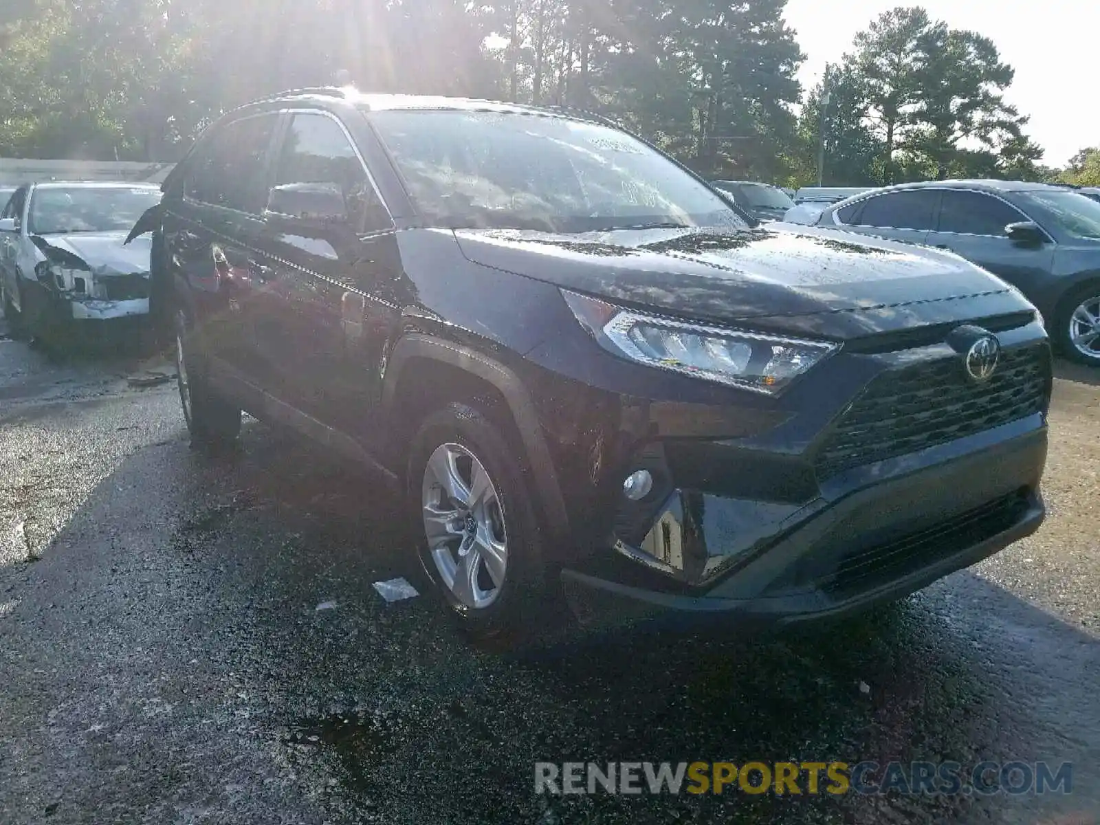 1 Photograph of a damaged car JTMW1RFV4KD501208 TOYOTA RAV4 XLE 2019