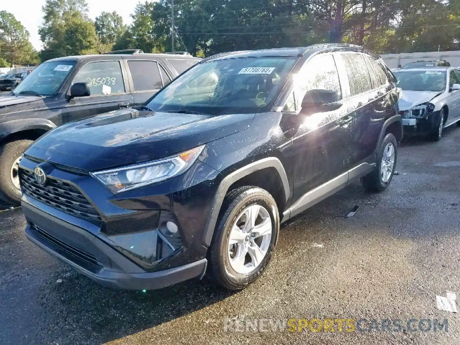 2 Photograph of a damaged car JTMW1RFV4KD501208 TOYOTA RAV4 XLE 2019