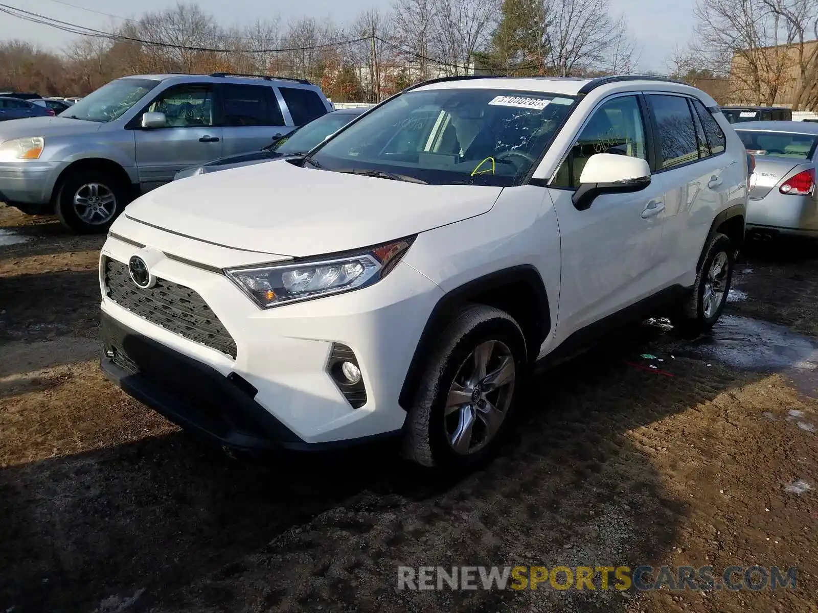 2 Фотография поврежденного автомобиля JTMW1RFV4KJ001373 TOYOTA RAV4 XLE 2019