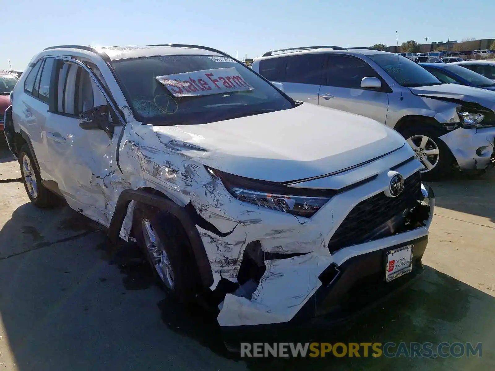 1 Photograph of a damaged car JTMW1RFV4KJ016147 TOYOTA RAV4 XLE 2019