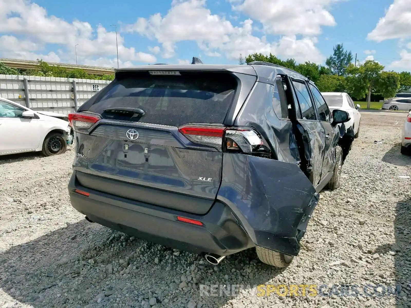 4 Фотография поврежденного автомобиля JTMW1RFV5KD504683 TOYOTA RAV4 XLE 2019