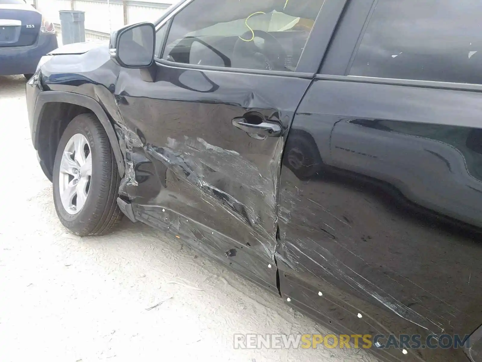 9 Photograph of a damaged car JTMW1RFV7KD009305 TOYOTA RAV4 XLE 2019