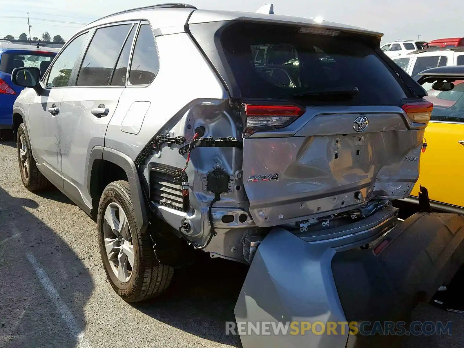 3 Photograph of a damaged car JTMW1RFV7KD013421 TOYOTA RAV4 XLE 2019