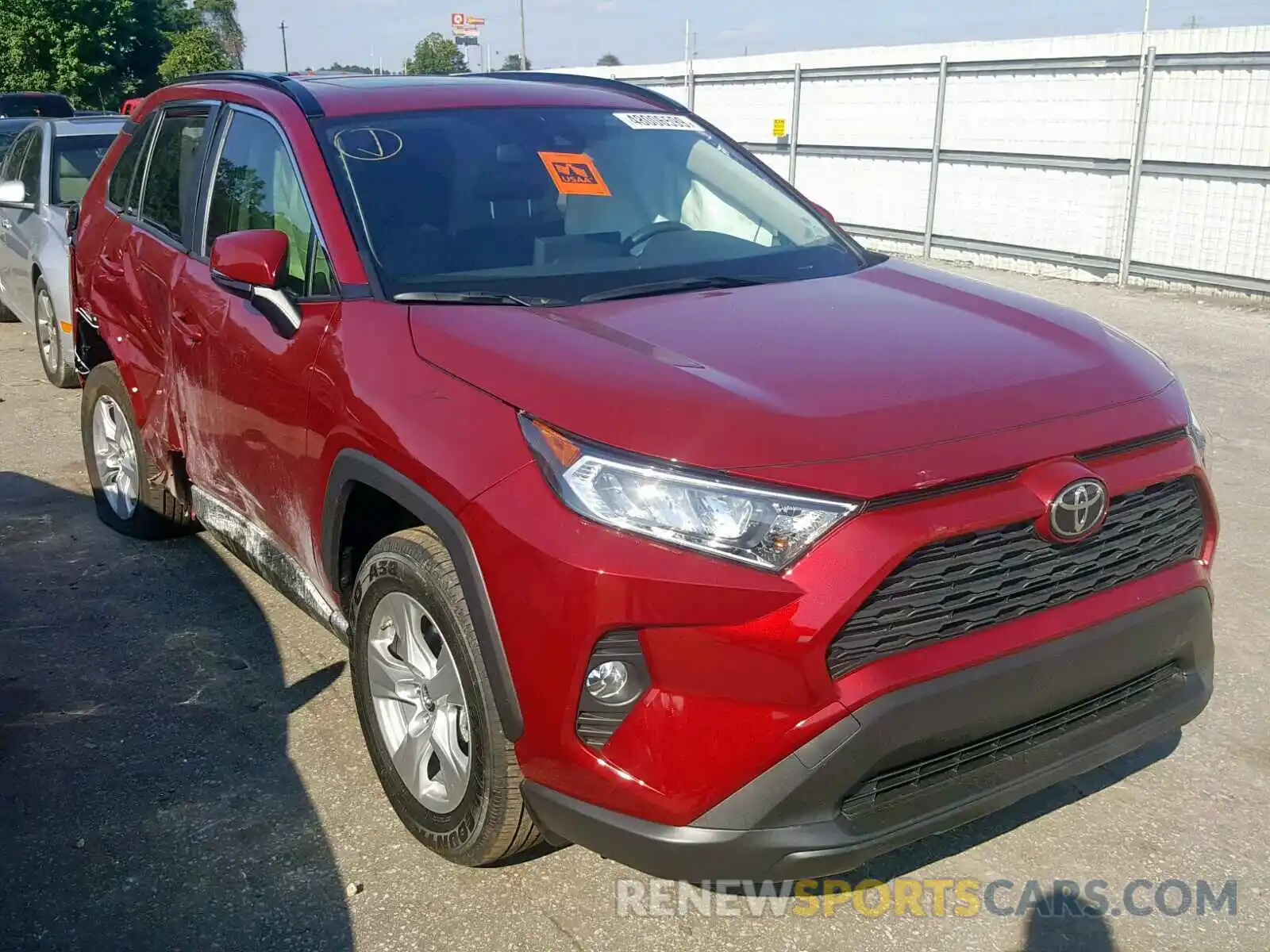 1 Фотография поврежденного автомобиля JTMW1RFV7KD032728 TOYOTA RAV4 XLE 2019