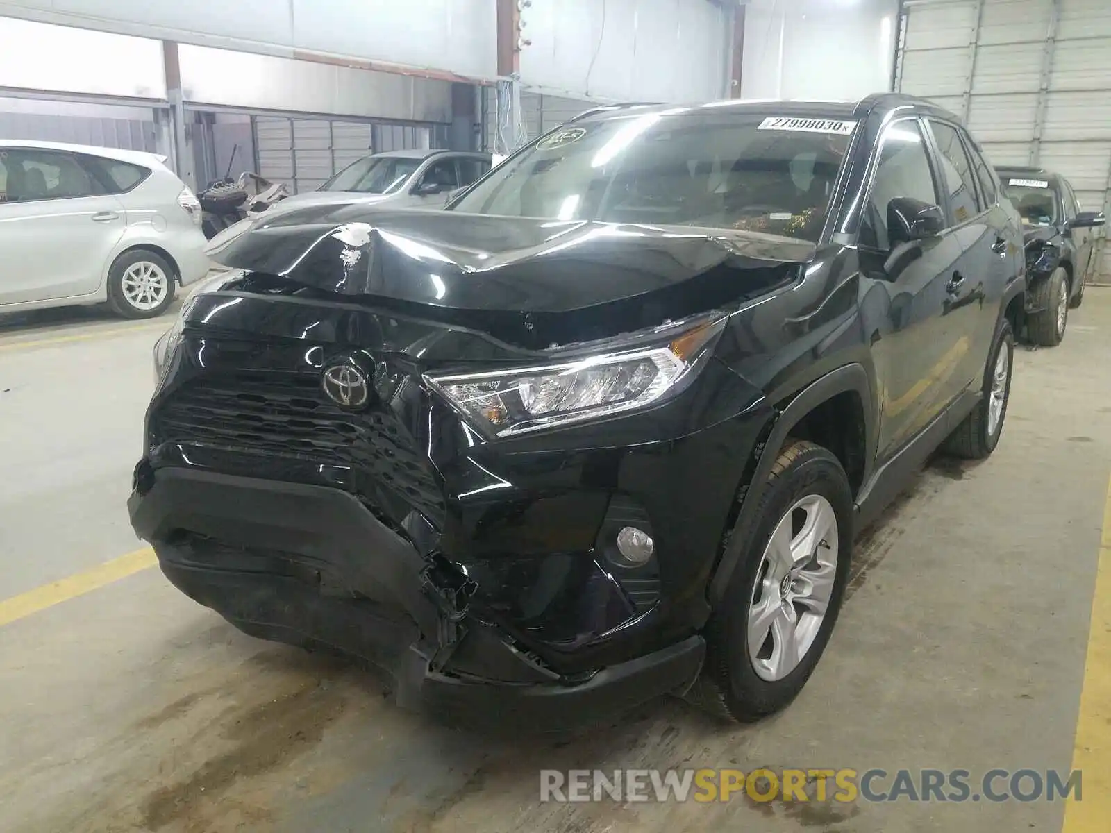 2 Фотография поврежденного автомобиля JTMW1RFV7KD506208 TOYOTA RAV4 XLE 2019