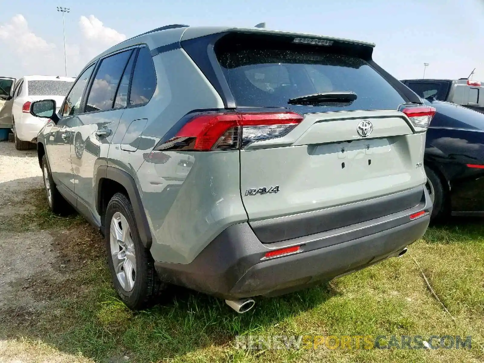 3 Photograph of a damaged car JTMW1RFV7KD512249 TOYOTA RAV4 XLE 2019