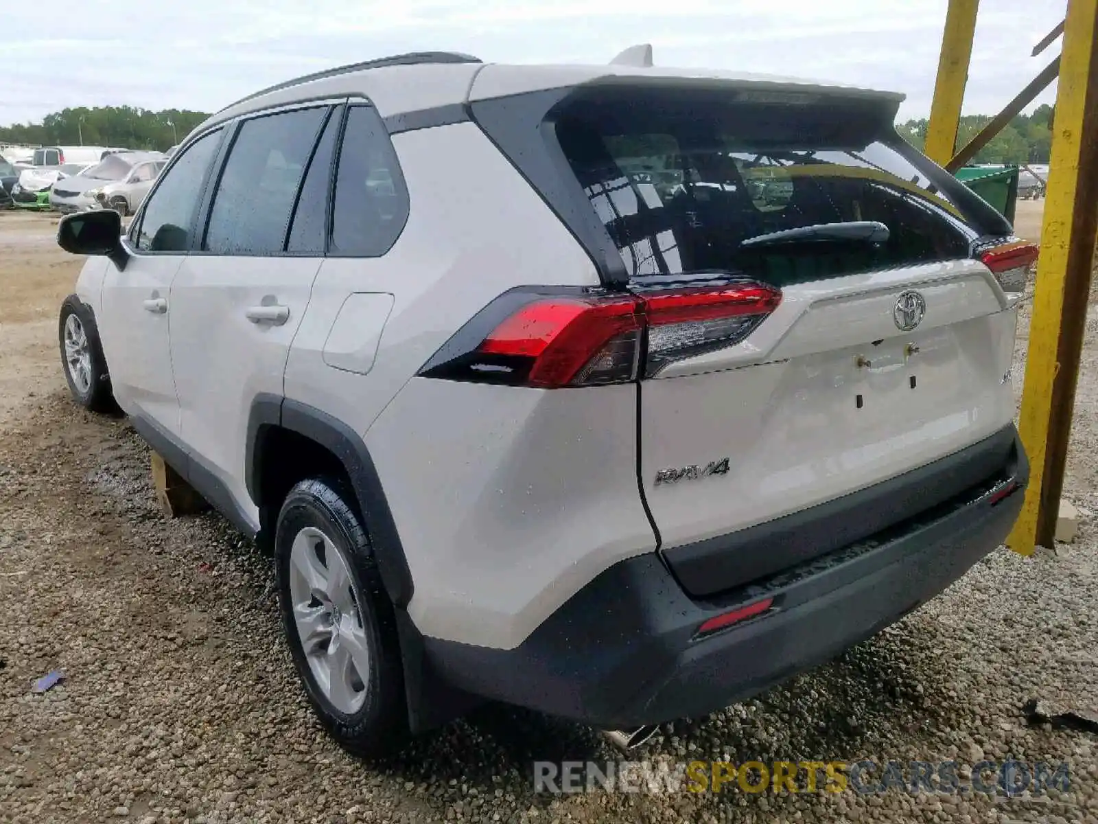 3 Photograph of a damaged car JTMW1RFV8KD020667 TOYOTA RAV4 XLE 2019